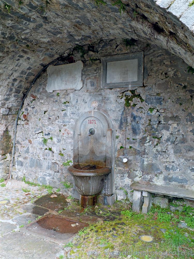 Rosazza (Biella, Italy) - Old drinking fountain